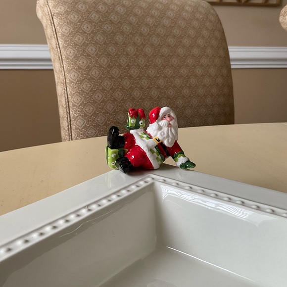 Christmas Santa With Gifts Platter Decoration- Reclining 🎁 - Picture 1 of 6